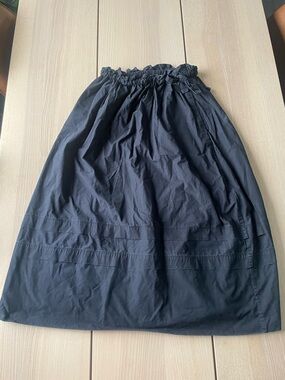 Wilfred by Aritzia Le Fou black midi skirt ladies size small with side tie
